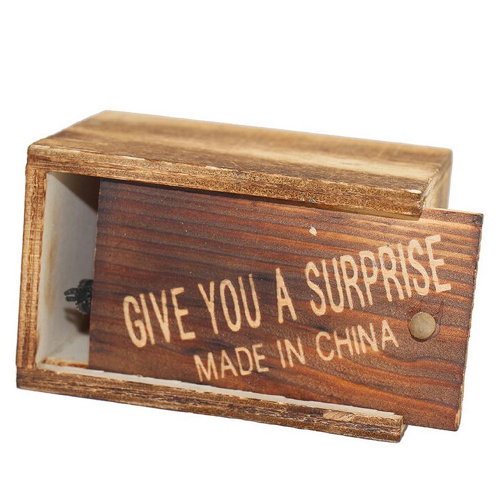 Caja de madera sorpresa (shock box)